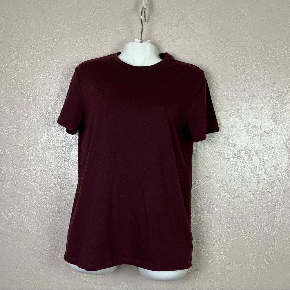 ,5/$30 Goodfellow & co women short‎ sleeve burgundy classic comfort top size M